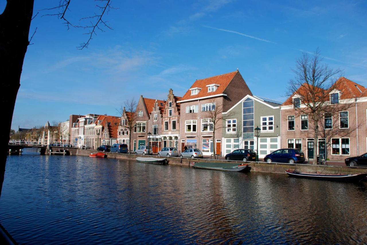 Woonboot Irene Vakantiehuis *